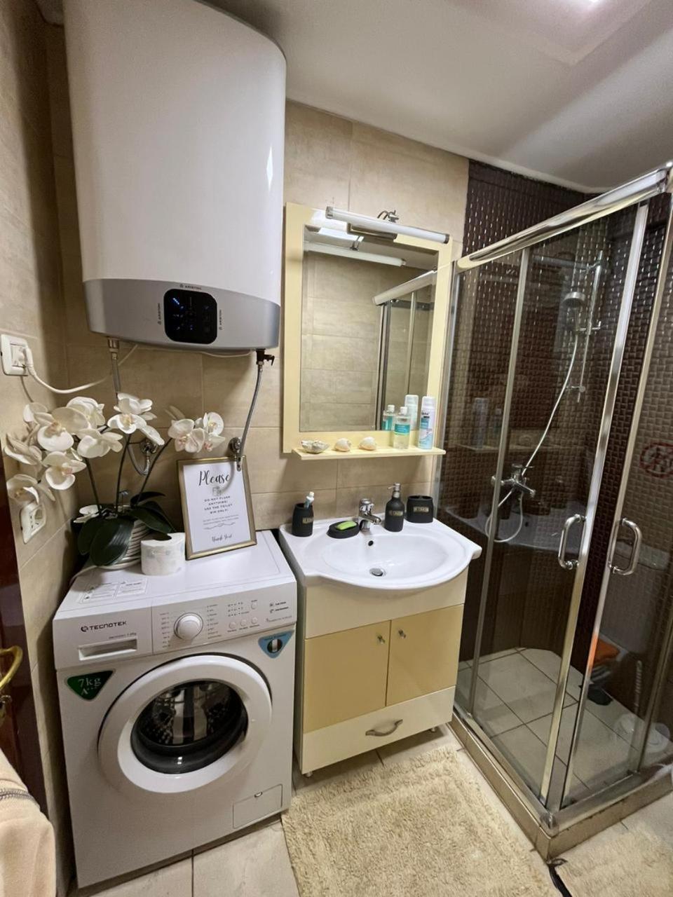 Tirana Center Tourist Apartment Buitenkant foto